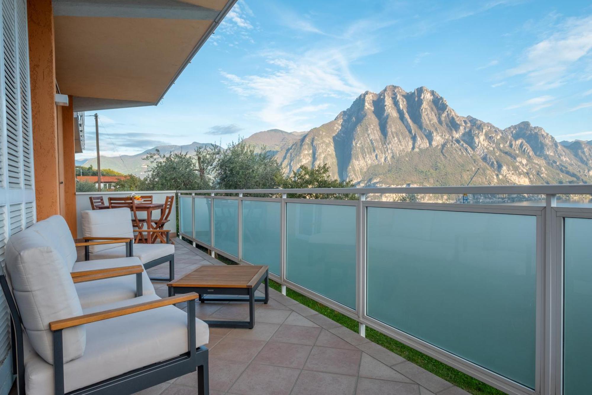 Happy Guest Apartments - Blue Apartment Riva di Solto Ngoại thất bức ảnh